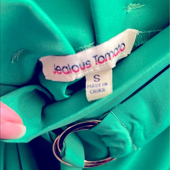 Perfect for spring and summer!! Gold belt. Retro feel. Size small. - Picture 2 of 3